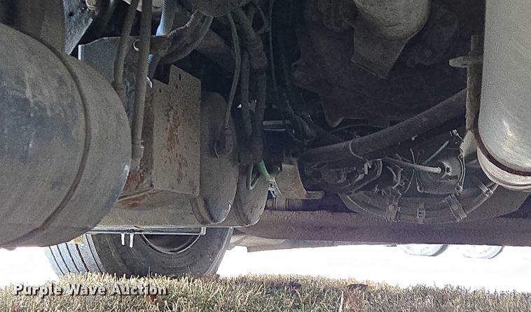 image for item EB1258 2015 Freightliner Cascadia semi truck