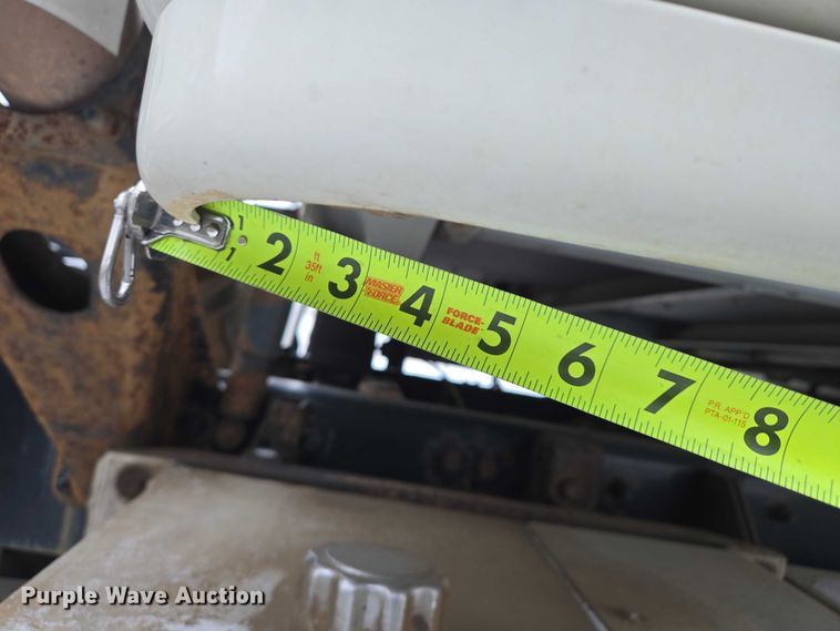 image for item EB1258 2015 Freightliner Cascadia semi truck