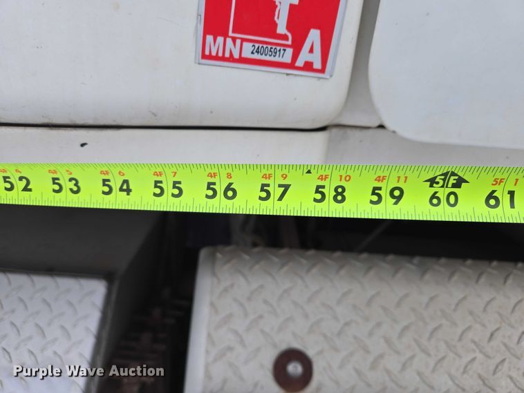 image for item EB1258 2015 Freightliner Cascadia semi truck