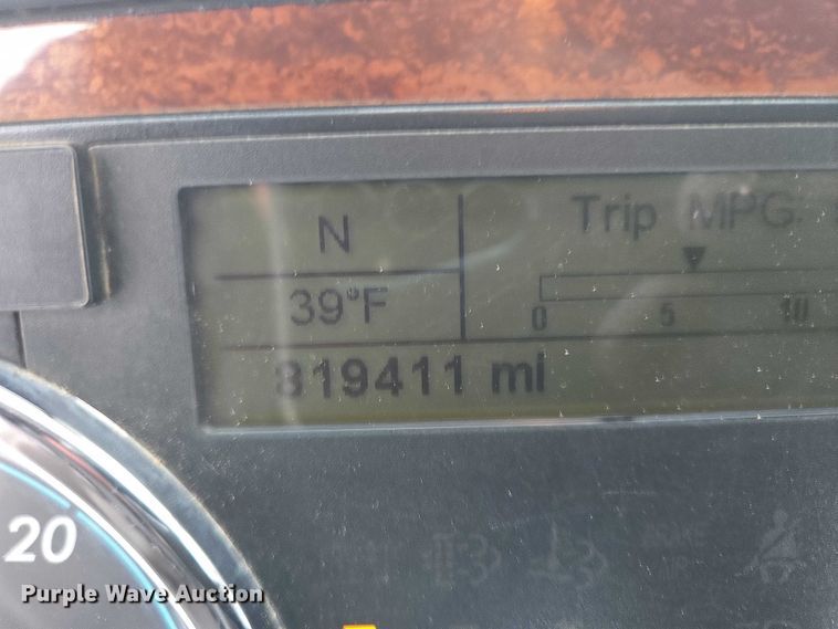 image for item EB1258 2015 Freightliner Cascadia semi truck