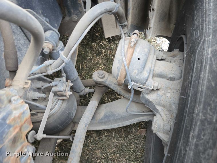 image for item EB1258 2015 Freightliner Cascadia semi truck