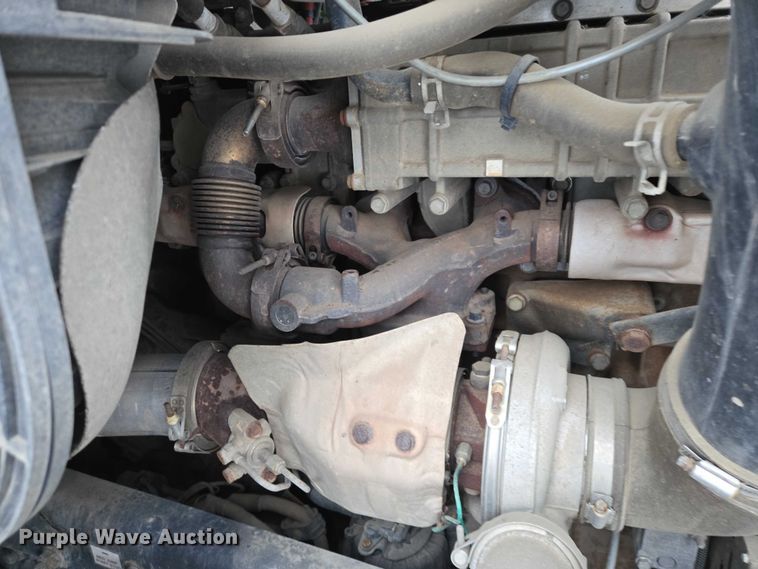 image for item EB1258 2015 Freightliner Cascadia semi truck