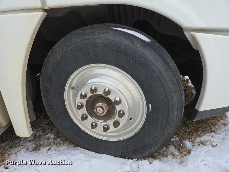 image for item EB1258 2015 Freightliner Cascadia semi truck