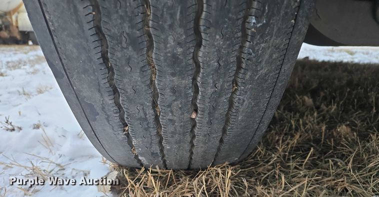 image for item EB1258 2015 Freightliner Cascadia semi truck