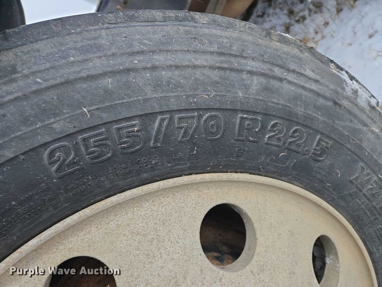 image for item EB1258 2015 Freightliner Cascadia semi truck