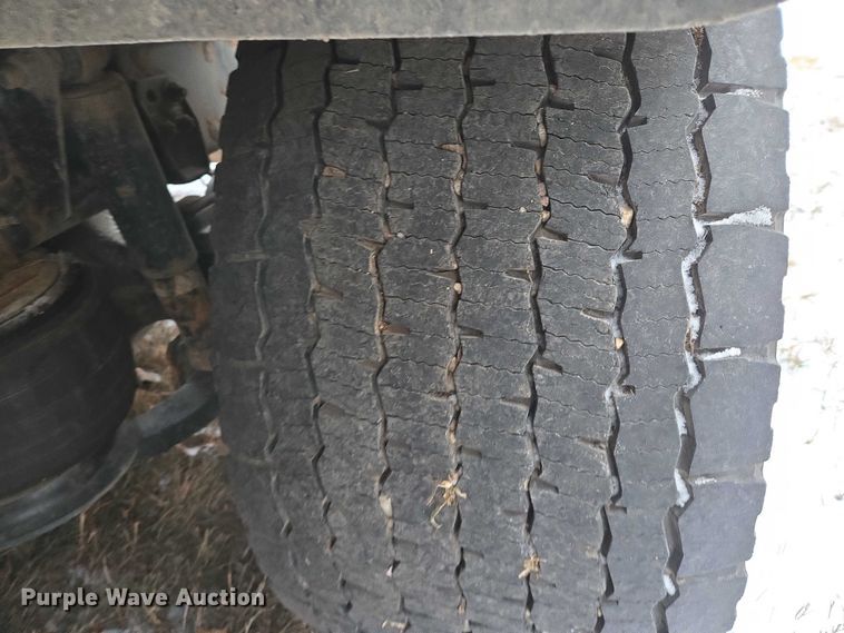 image for item EB1258 2015 Freightliner Cascadia semi truck