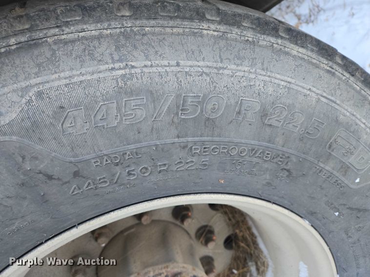 image for item EB1258 2015 Freightliner Cascadia semi truck