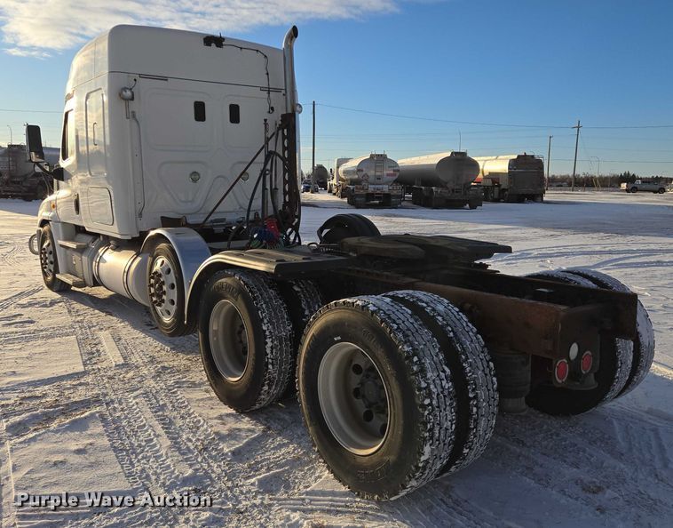 image for item EB1259 2015 Freightliner Cascadia semi truck