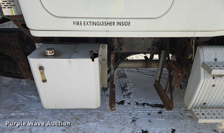 image for item EB1259 2015 Freightliner Cascadia semi truck