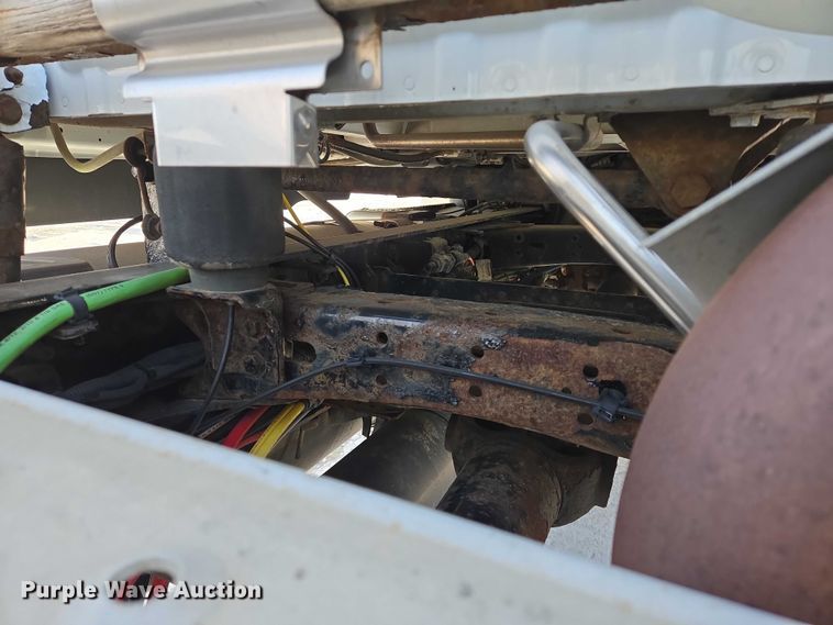 image for item EB1259 2015 Freightliner Cascadia semi truck