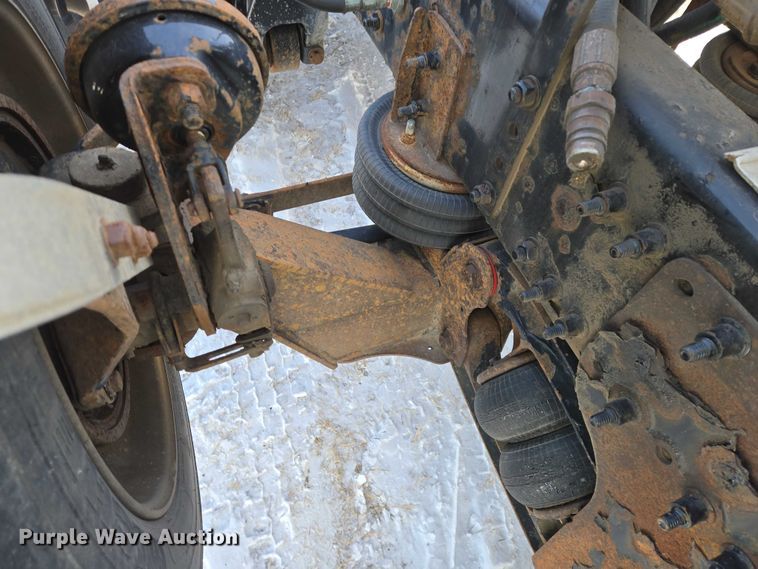 image for item EB1259 2015 Freightliner Cascadia semi truck