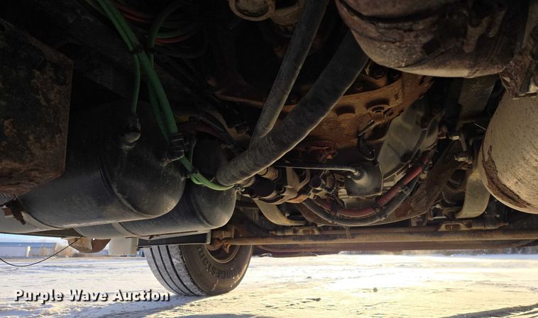 image for item EB1259 2015 Freightliner Cascadia semi truck