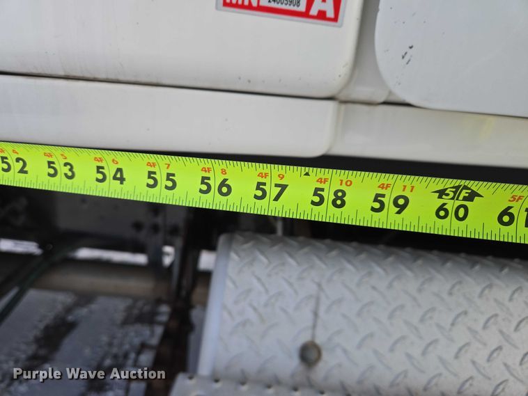 image for item EB1259 2015 Freightliner Cascadia semi truck