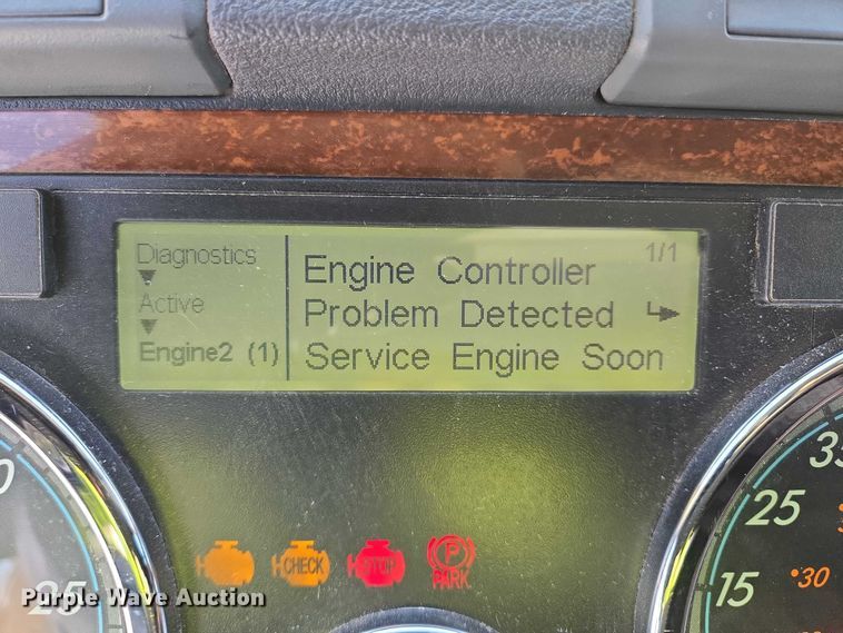 image for item EB1259 2015 Freightliner Cascadia semi truck