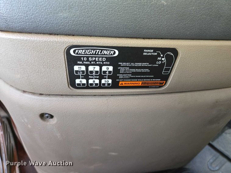 image for item EB1259 2015 Freightliner Cascadia semi truck