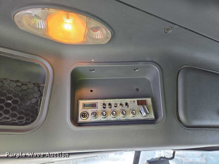 image for item EB1259 2015 Freightliner Cascadia semi truck