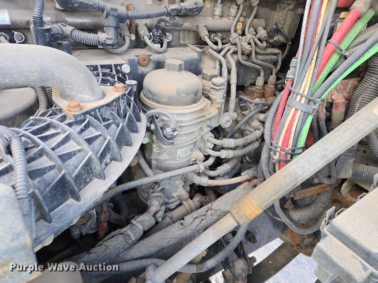 image for item EB1259 2015 Freightliner Cascadia semi truck