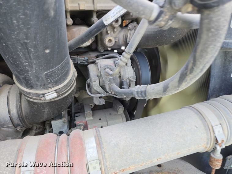 image for item EB1259 2015 Freightliner Cascadia semi truck