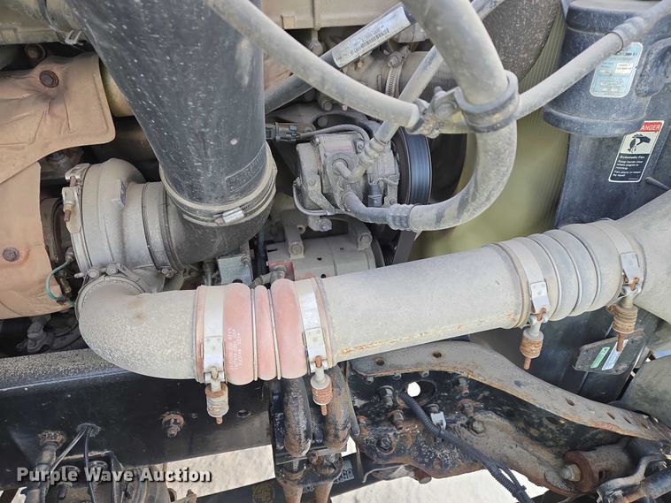 image for item EB1259 2015 Freightliner Cascadia semi truck