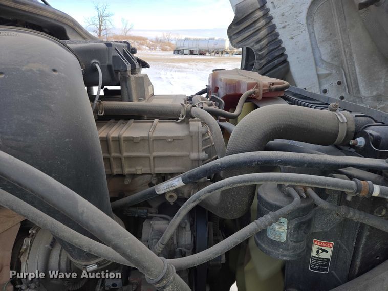 image for item EB1259 2015 Freightliner Cascadia semi truck