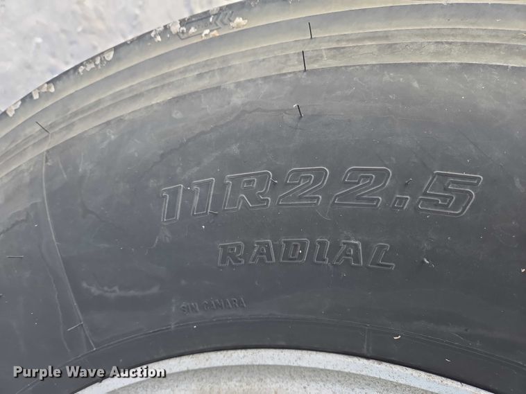 image for item EB1259 2015 Freightliner Cascadia semi truck