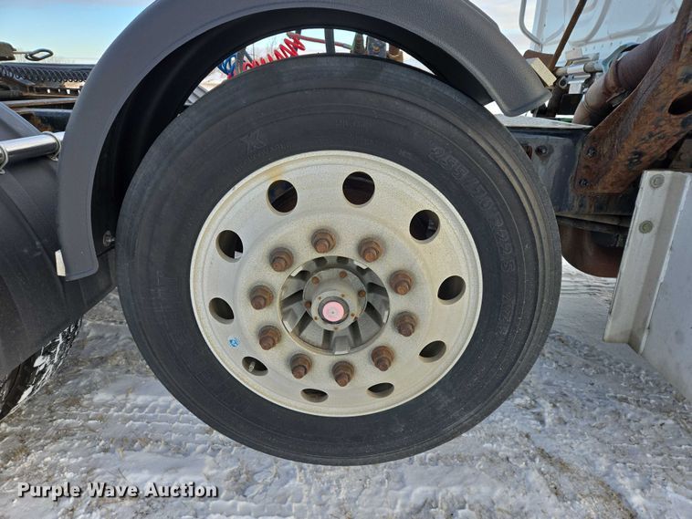 image for item EB1259 2015 Freightliner Cascadia semi truck