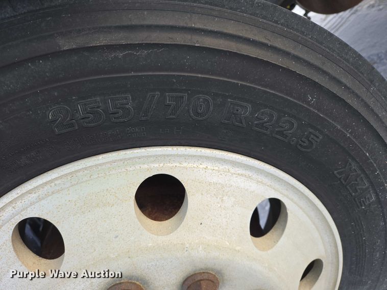 image for item EB1259 2015 Freightliner Cascadia semi truck