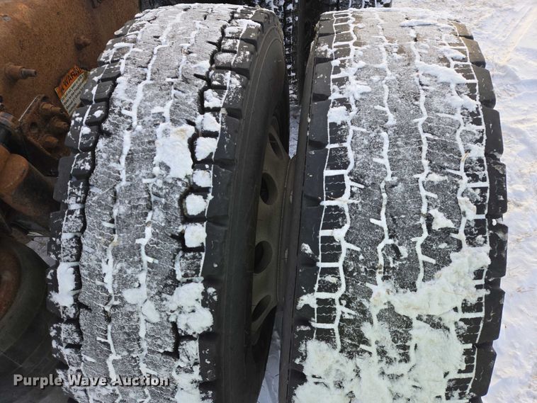 image for item EB1259 2015 Freightliner Cascadia semi truck