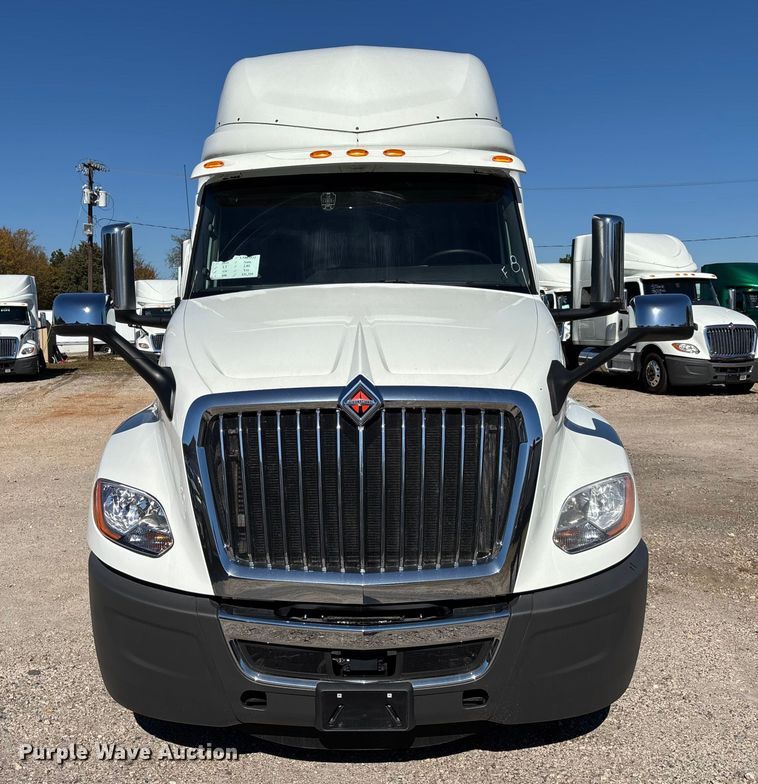 image for item EC3903 2020 International LT625 semi truck