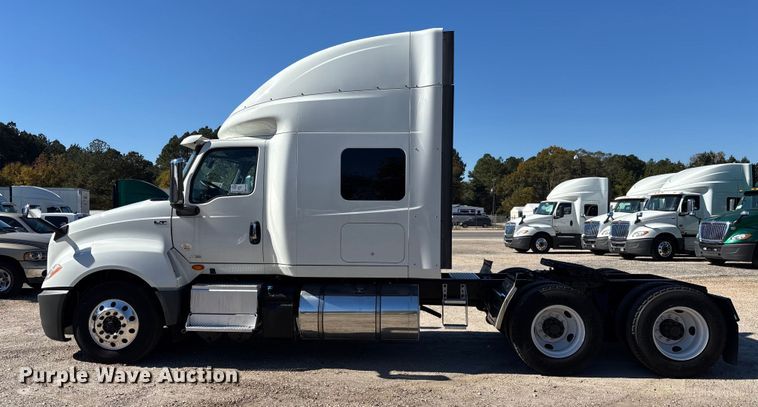 image for item EC3903 2020 International LT625 semi truck