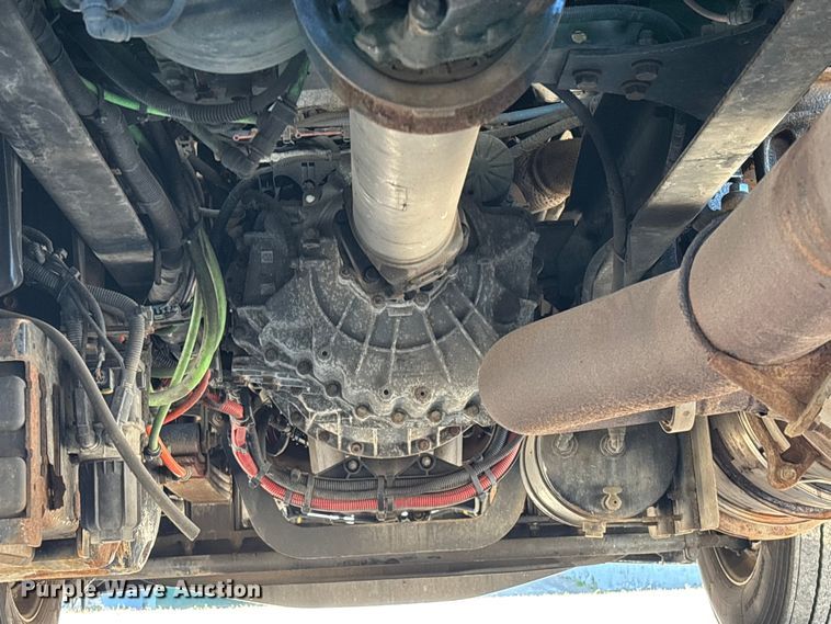 image for item EC3903 2020 International LT625 semi truck