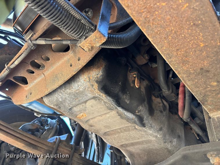 image for item EC3903 2020 International LT625 semi truck