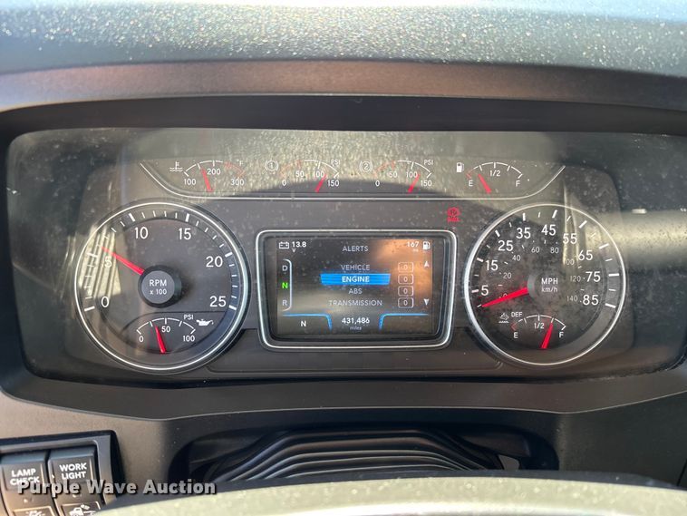 image for item EC3903 2020 International LT625 semi truck