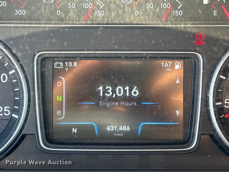 image for item EC3903 2020 International LT625 semi truck