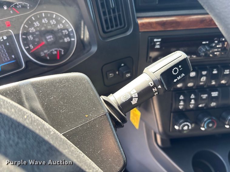 image for item EC3903 2020 International LT625 semi truck