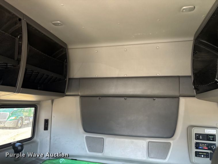 image for item EC3903 2020 International LT625 semi truck