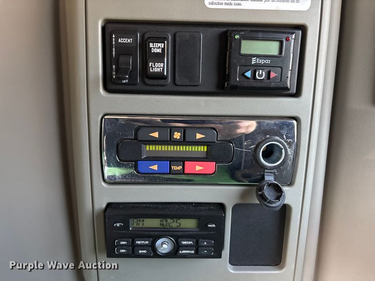 image for item EC3903 2020 International LT625 semi truck