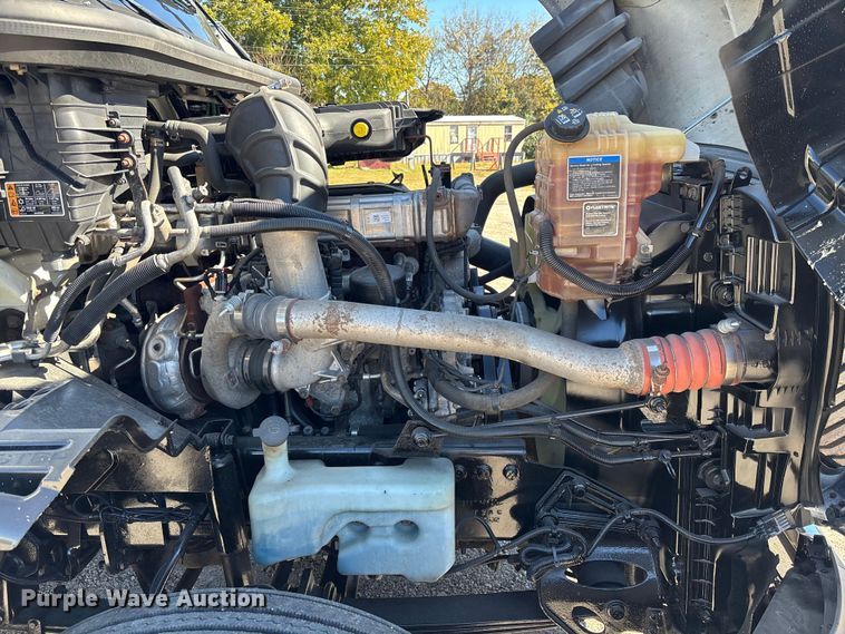 image for item EC3903 2020 International LT625 semi truck