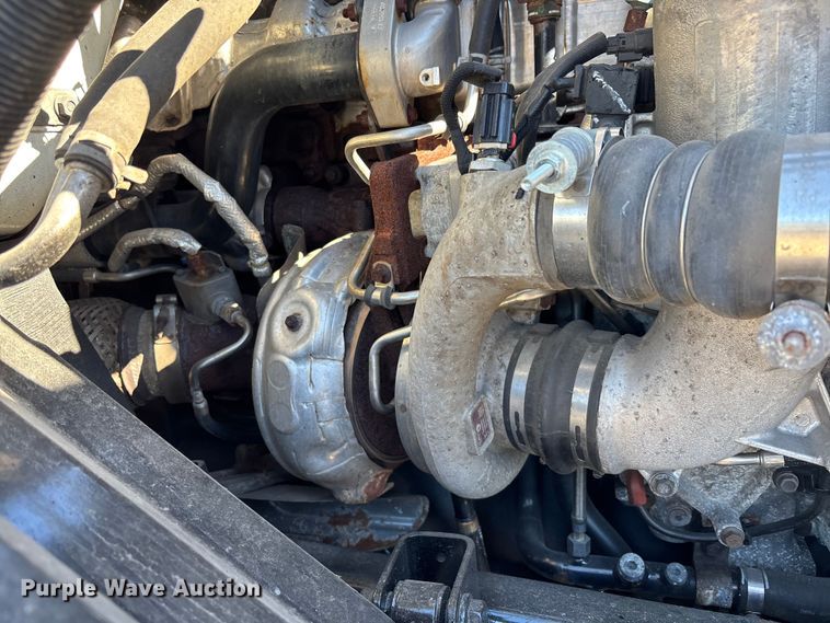 image for item EC3903 2020 International LT625 semi truck