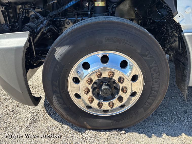 image for item EC3903 2020 International LT625 semi truck