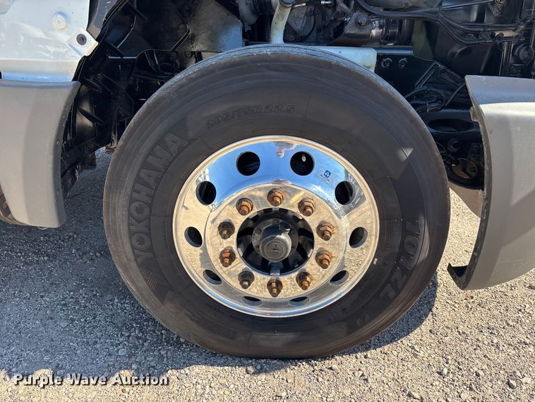 image for item EC3903 2020 International LT625 semi truck