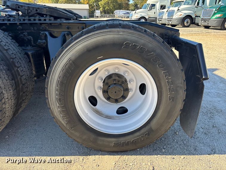 image for item EC3903 2020 International LT625 semi truck