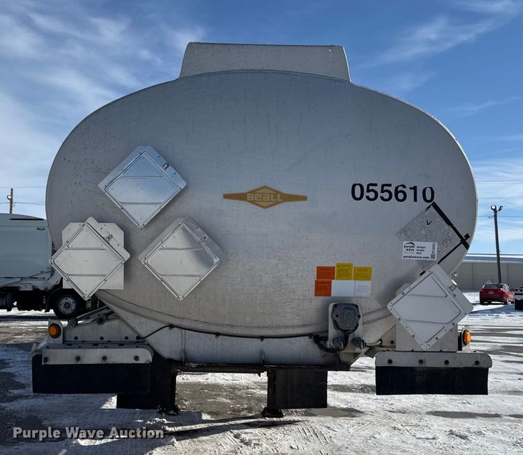 image for item EC4553 2005 Beall BAST-95-4-DC tank trailer