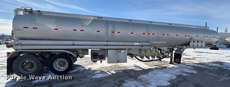 image for item EC4553 2005 Beall BAST-95-4-DC tank trailer