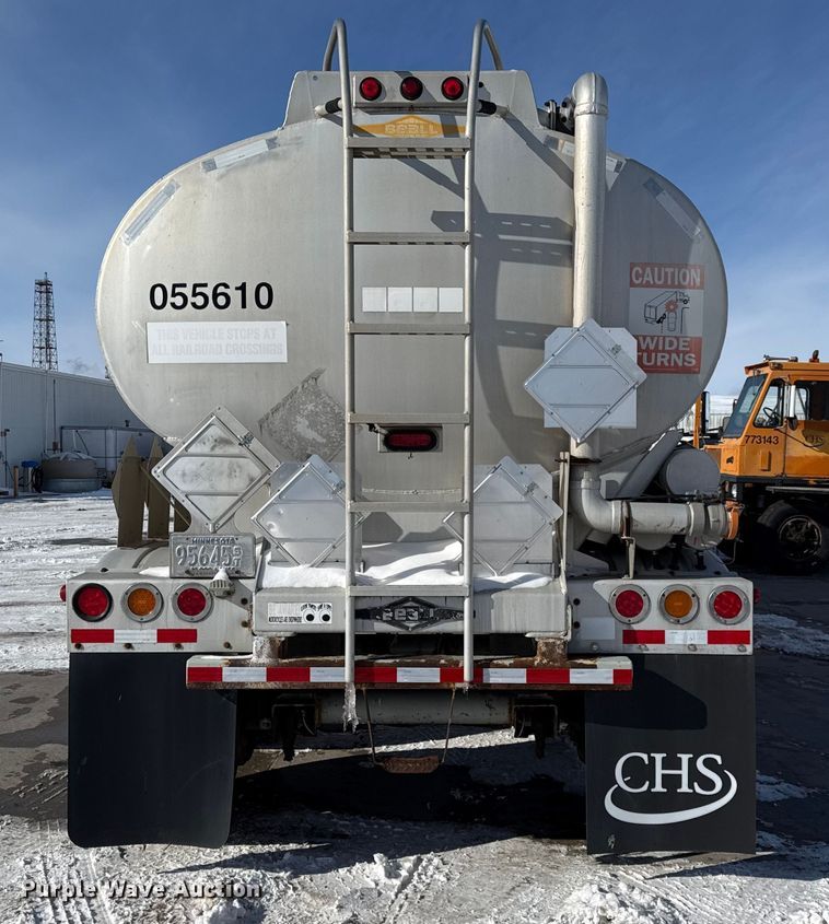 image for item EC4553 2005 Beall BAST-95-4-DC tank trailer