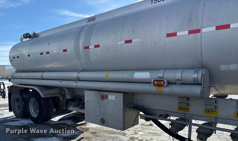 image for item EC4553 2005 Beall BAST-95-4-DC tank trailer