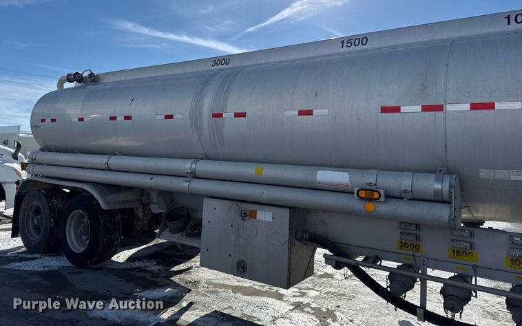 image for item EC4553 2005 Beall BAST-95-4-DC tank trailer