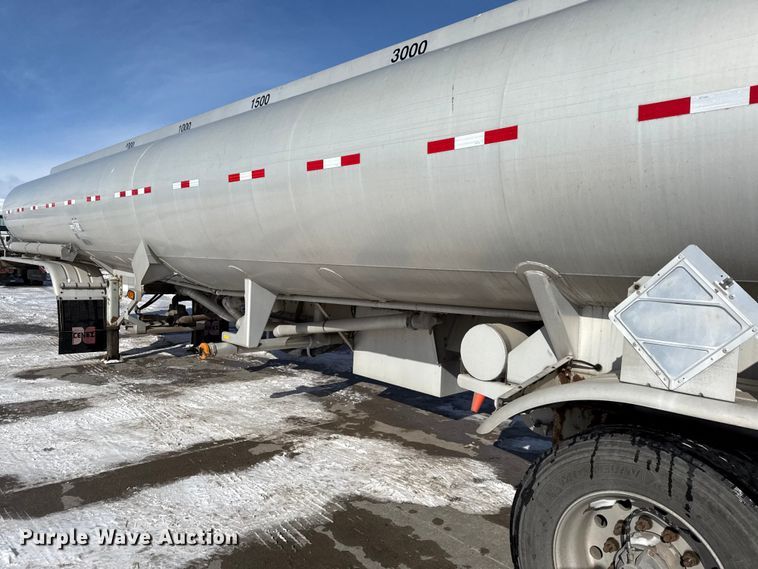 image for item EC4553 2005 Beall BAST-95-4-DC tank trailer