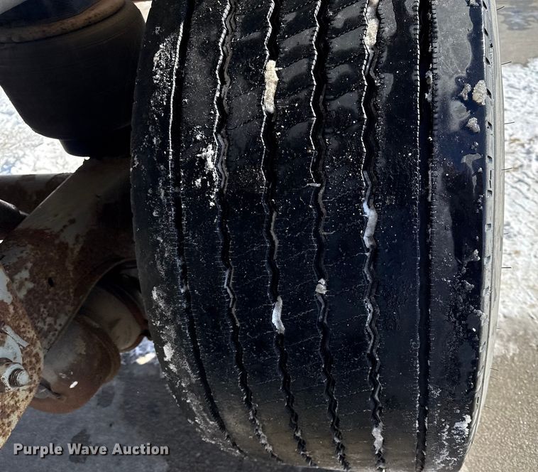 image for item EC4553 2005 Beall BAST-95-4-DC tank trailer