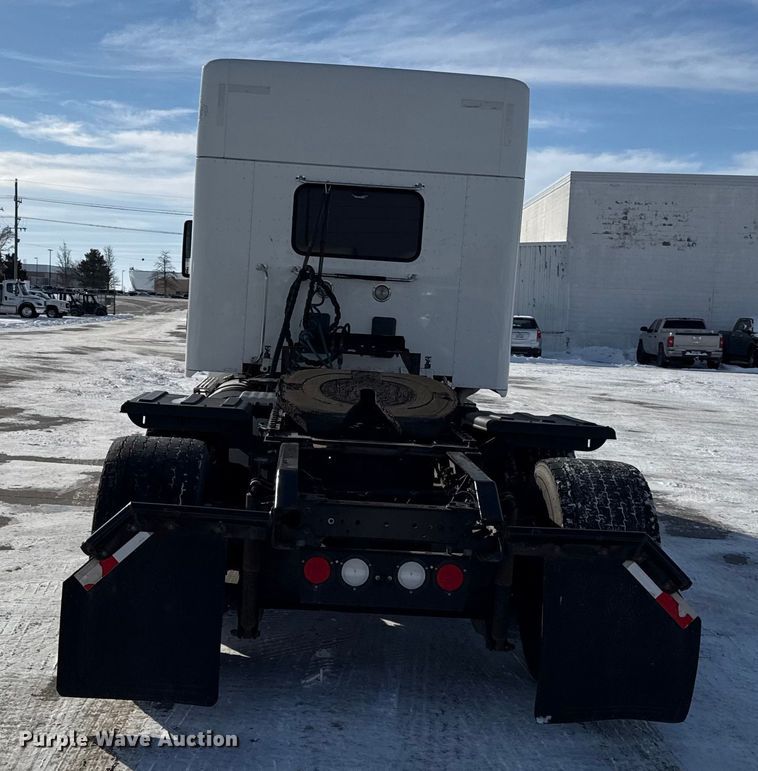 image for item EC4554 2016 Kenworth T800 semi truck